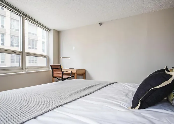 Apartment River N 2br W Gym Wd Nr Magnificent Mile Chi-160 *