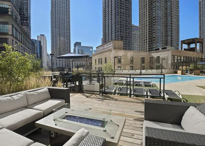 River N 2br W Gym Wd Nr Magnificent Mile Chi-160 Apartment Chicago