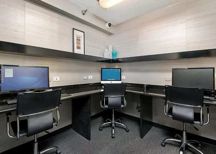 Apartment River N 2br W Gym Wd Nr Magnificent Mile Chi-160