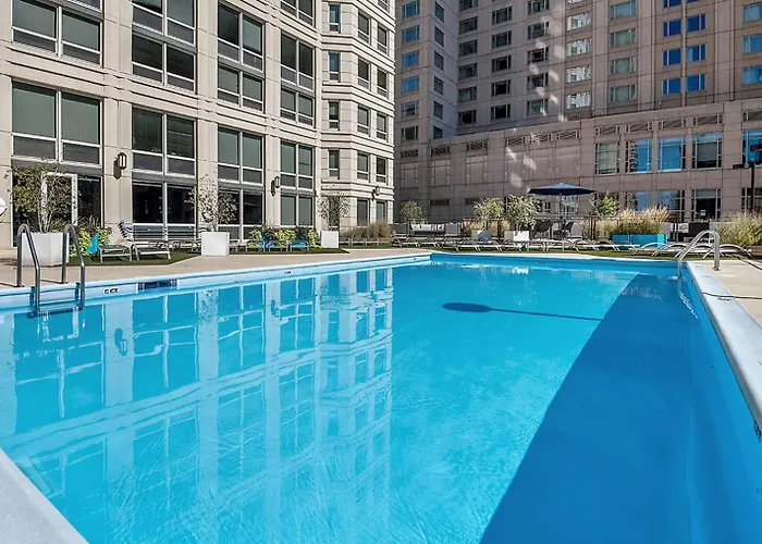 Apartment River N 2br W Gym Wd Nr Magnificent Mile Chi-160